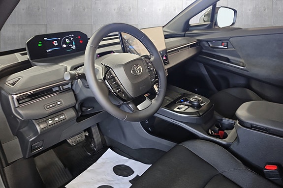 Toyota C-HR 16 of 27