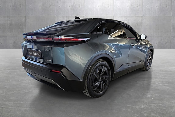 Toyota C-HR 6 of 27