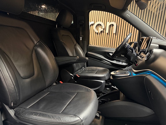 Mercedes-Benz V300 d 5 of 21