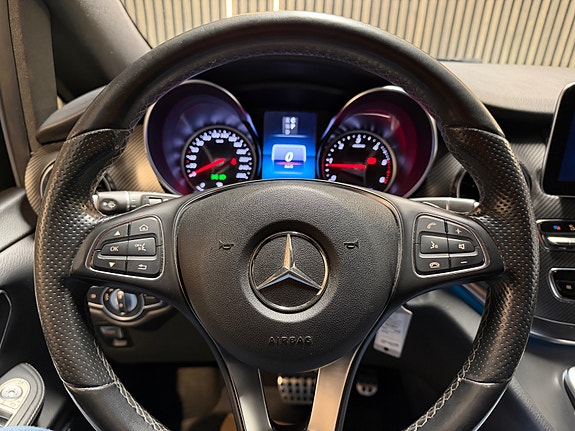 Mercedes-Benz V300 d 8 of 21