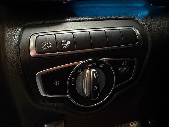 Mercedes-Benz V300 d 12 of 21