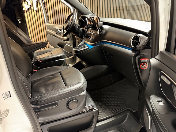 Mercedes-Benz V300 d 6 of 21