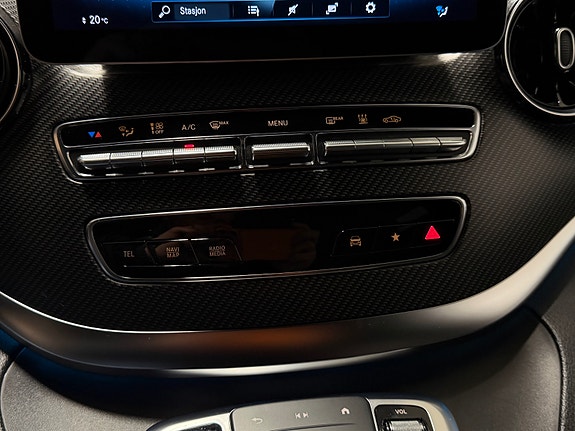Mercedes-Benz V300 d 14 of 21