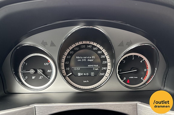 Mercedes-Benz GLK220 15 of 22
