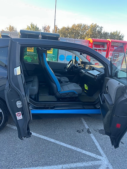 BMW i3 6 of 12