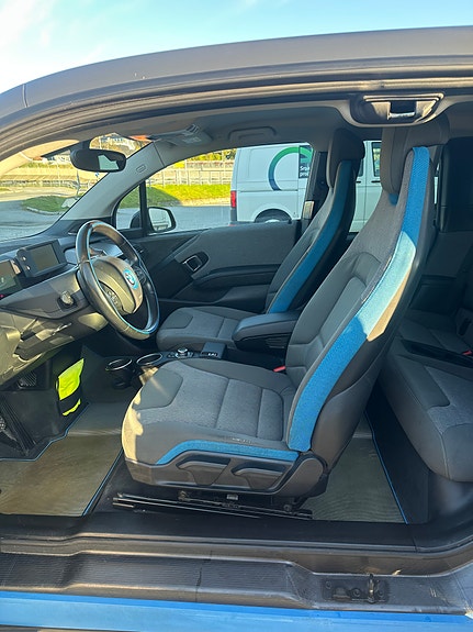 BMW i3 9 of 12