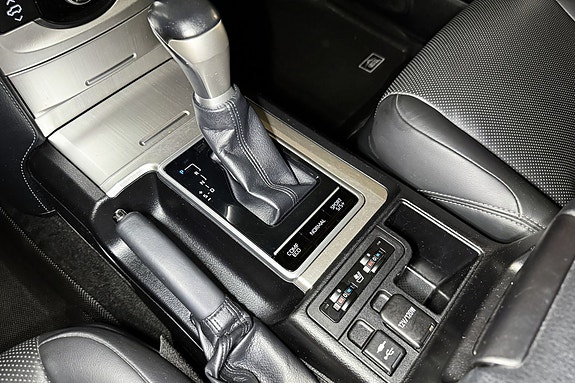Toyota Land Cruiser 16 of 23