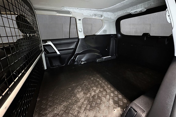 Toyota Land Cruiser 20 of 23