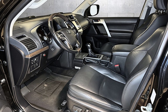 Toyota Land Cruiser 10 of 23