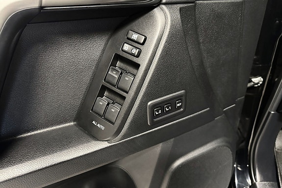 Toyota Land Cruiser 14 of 23