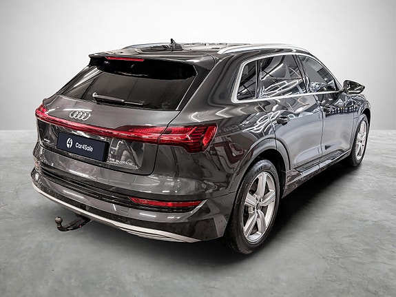 Audi e-tron 5 of 26