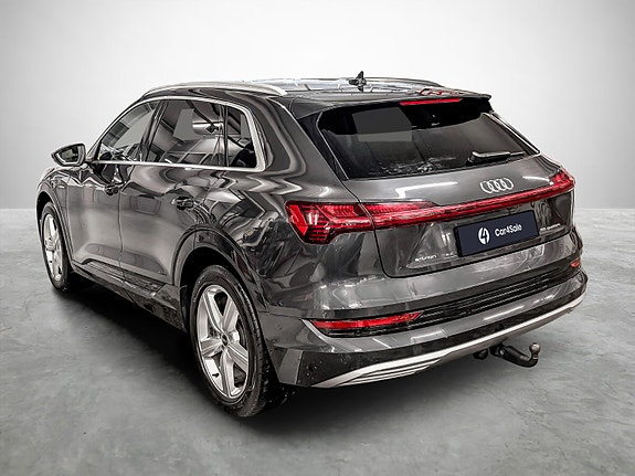 Audi e-tron 3 of 26