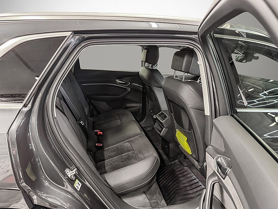 Audi e-tron 19 of 26