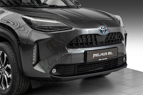 Toyota Yaris Cross 2 of 23