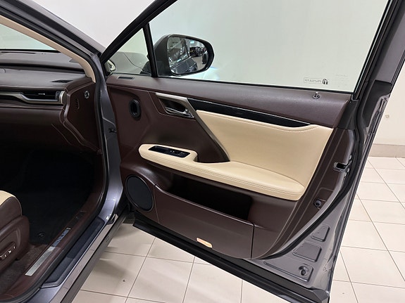 Lexus RX450h 19 of 30