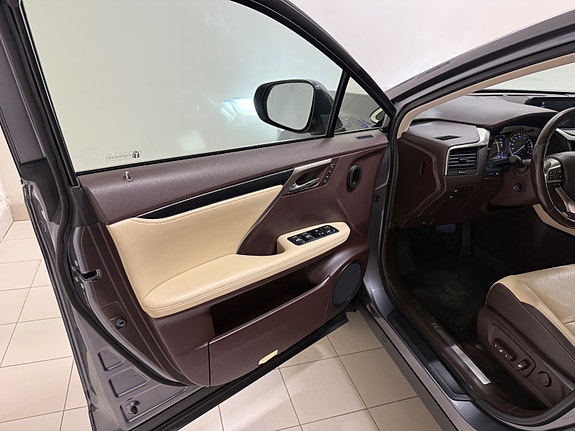 Lexus RX450h 30 of 30
