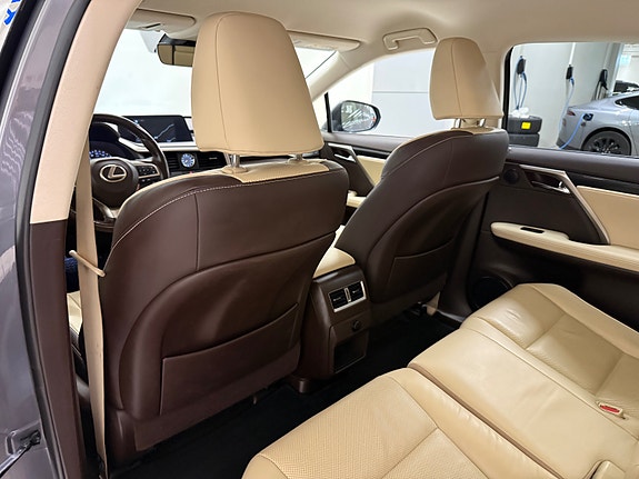 Lexus RX450h 27 of 30