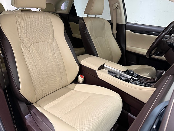 Lexus RX450h 26 of 30