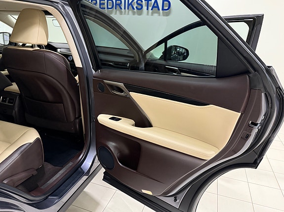 Lexus RX450h 18 of 30