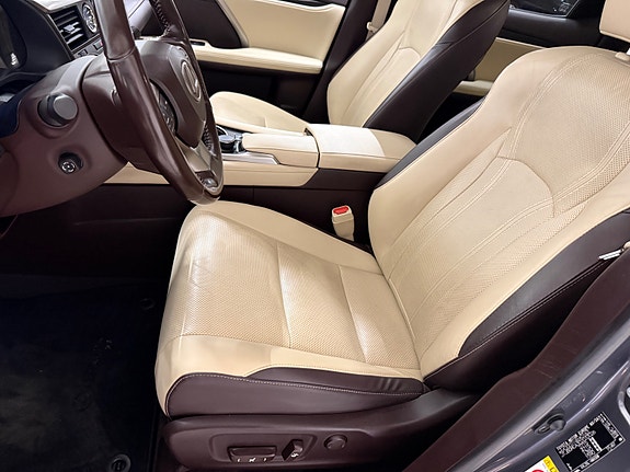 Lexus RX450h 29 of 30