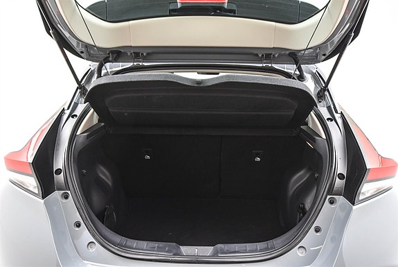 Nissan Leaf 10 of 29