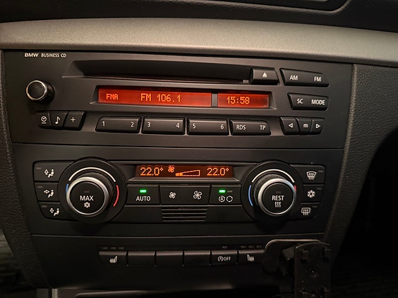 BMW 118d 14 of 16