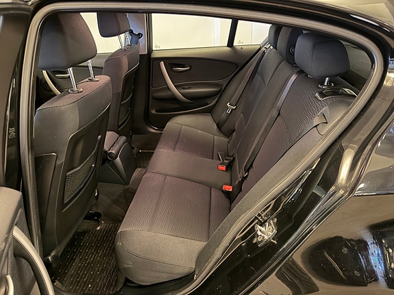 BMW 118d 11 of 16