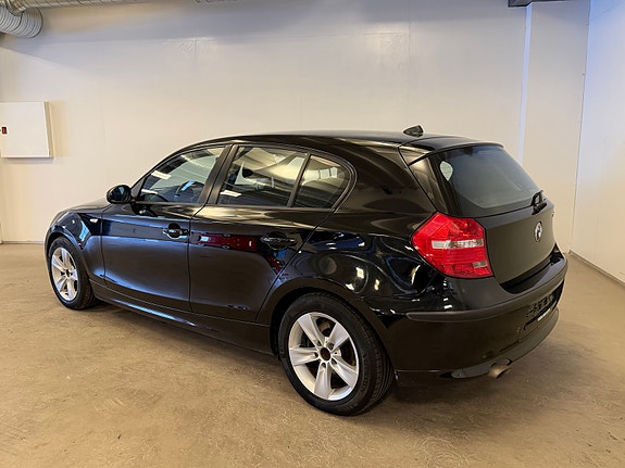 BMW 118d 4 of 16