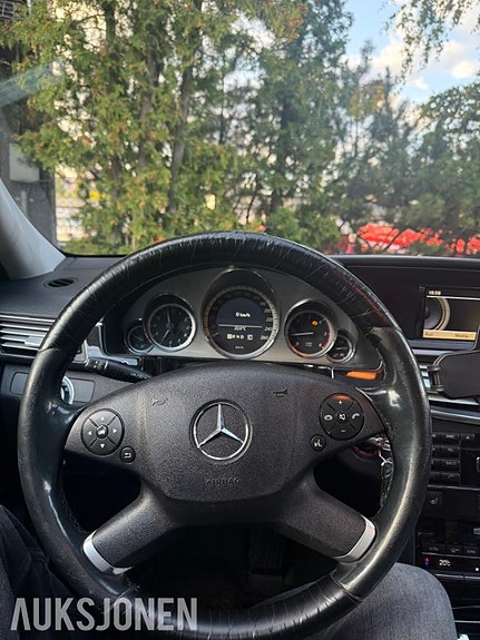 Mercedes-Benz E-Klasse 13 of 22