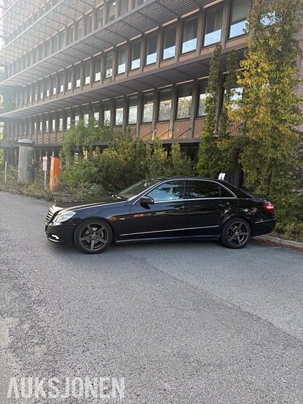 Mercedes-Benz E-Klasse 7 of 22