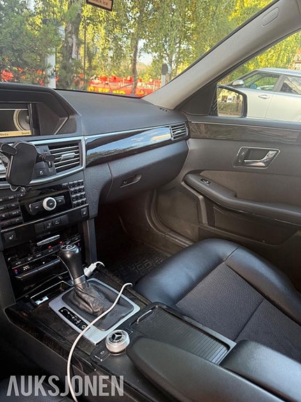 Mercedes-Benz E-Klasse 17 of 22