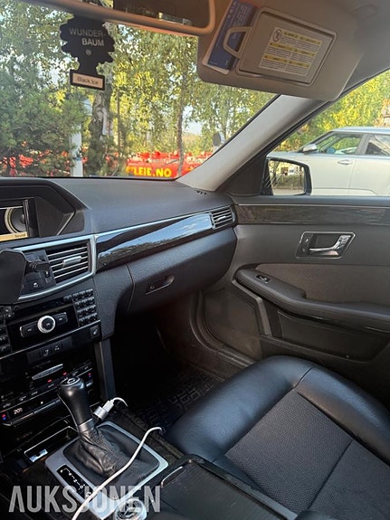 Mercedes-Benz E-Klasse 16 of 22