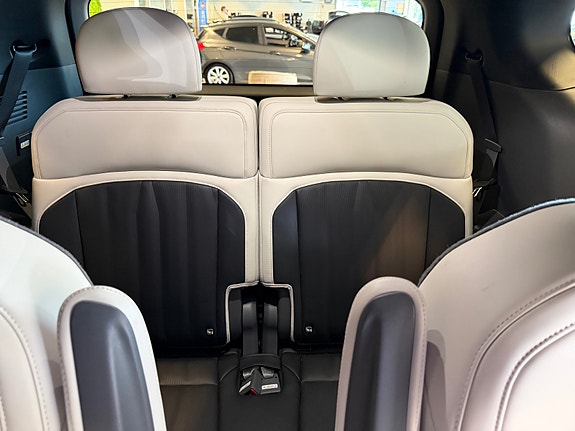 Kia EV9 24 of 28