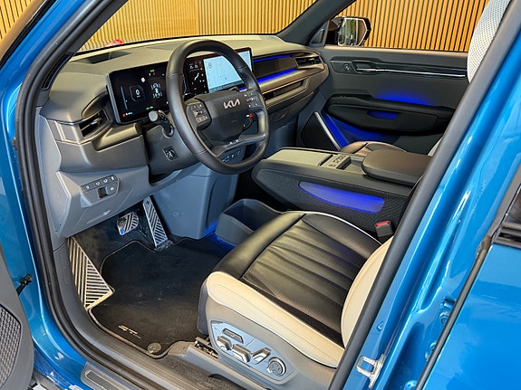 Kia EV9 11 of 28