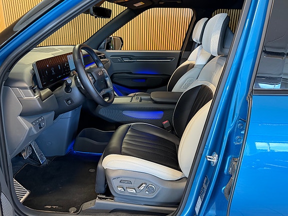 Kia EV9 12 of 28