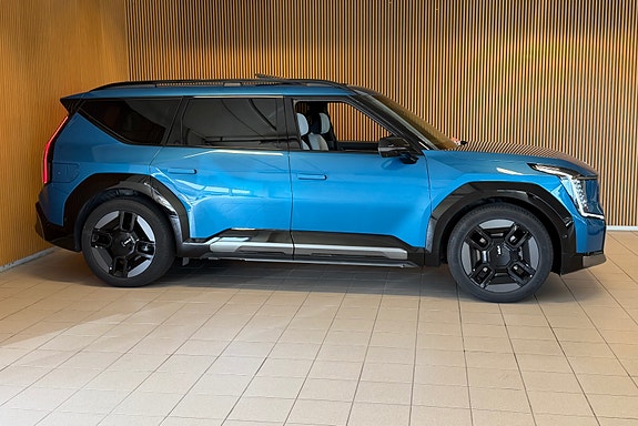 Kia EV9 3 of 28