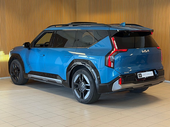 Kia EV9 7 of 28