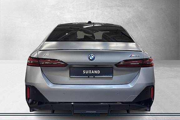 BMW i5 7 of 30