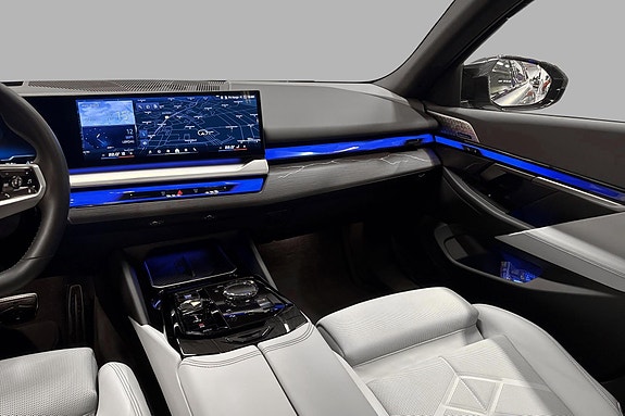 BMW i5 17 of 30
