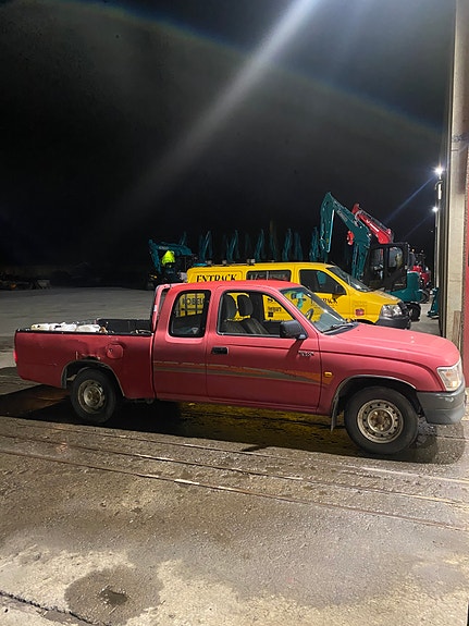 Toyota HiLux 3 of 23