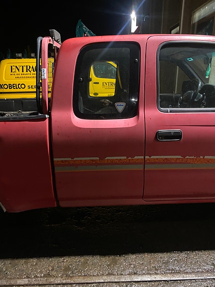 Toyota HiLux 6 of 23