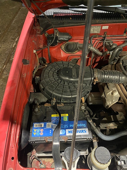 Toyota HiLux 20 of 23