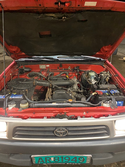 Toyota HiLux 18 of 23