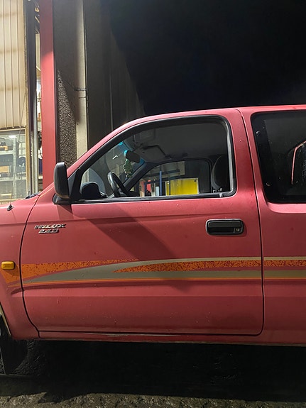 Toyota HiLux 15 of 23