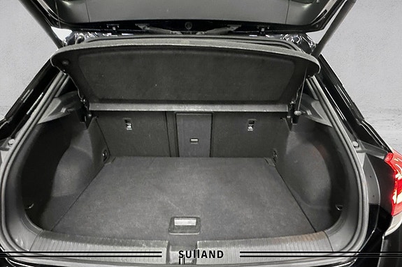 Volkswagen T-Roc 18 of 30