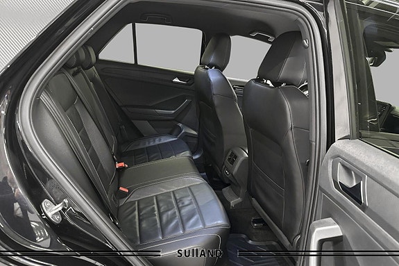 Volkswagen T-Roc 16 of 30