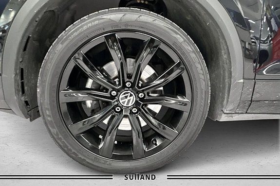 Volkswagen T-Roc 9 of 30