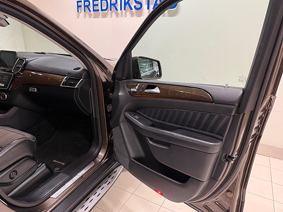 Mercedes-Benz GLS350 d 17 of 30