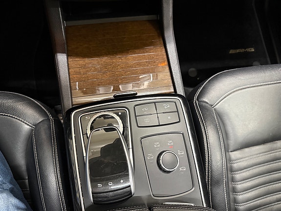 Mercedes-Benz GLS350 d 28 of 30