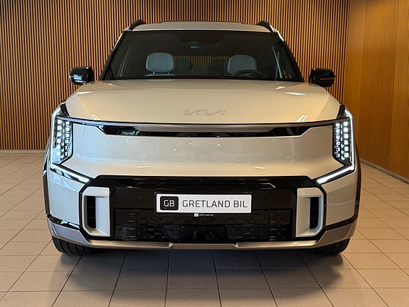 Kia EV9 4 of 27